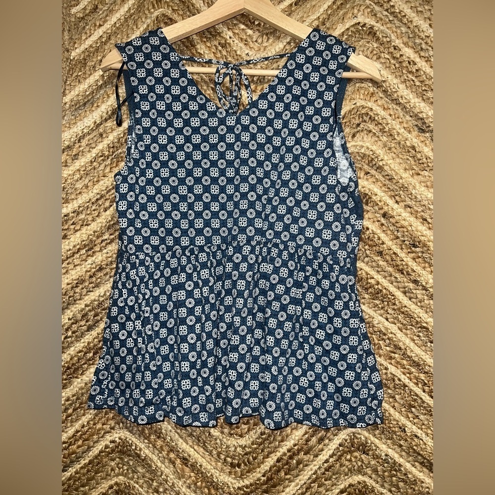 True Craft Junior's Printed V Neck Tank Top,Navy,Flowy,Size M,Brand New,NWT - Picture 4 of 9